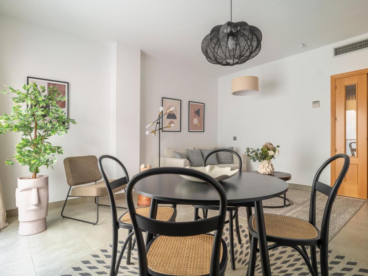 Sanders Uptown - Cute One-Bedroom Apartment Near City Center マラガ エクステリア 写真