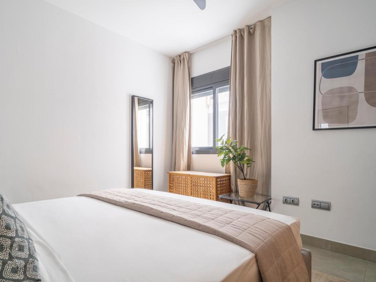 Sanders Uptown - Cute One-Bedroom Apartment Near City Center マラガ エクステリア 写真